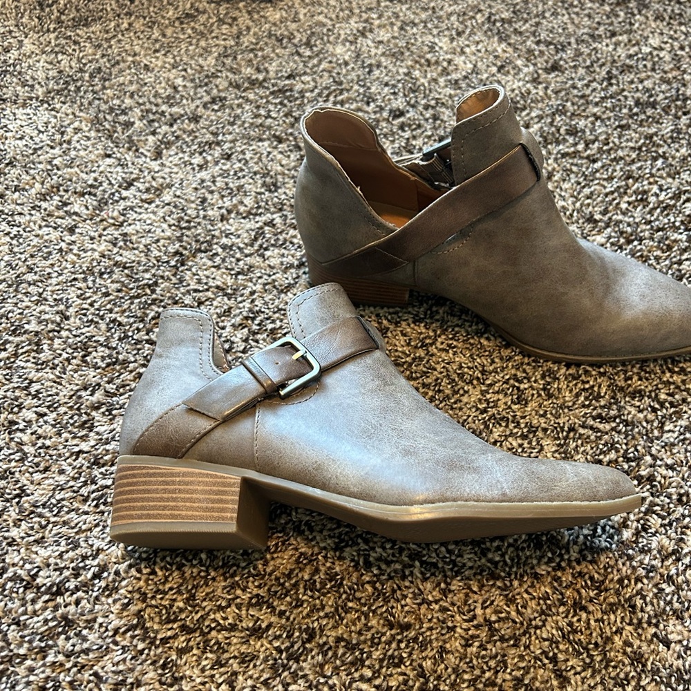 Ankle booties